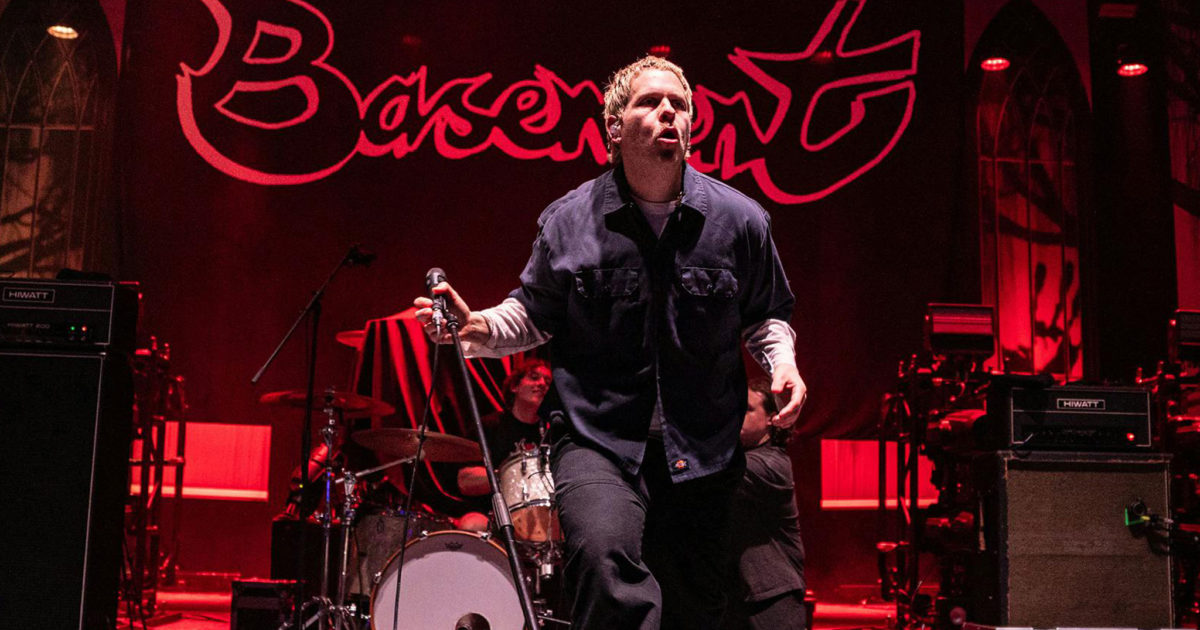 imagen de la banda en vivo